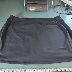 Black Women's Skort In A Size‎ 1X. By LANDS END. (16-18W)